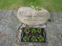 Rundfahrt: Farö: Grab von Ingrid und Ingmar Bergman