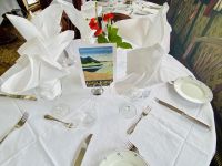 Göta Kanal Kreuzfahrt - Liebevoll gedeckter Tisch zum Mittagessen