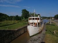 MS Diana in der Schleuse Carlsborg Övre