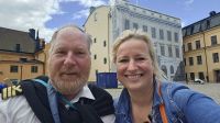 Kreuzfahrt Götakanal - Reiseleiter Tim & Reisebegleiterin Franzi in Stockholm