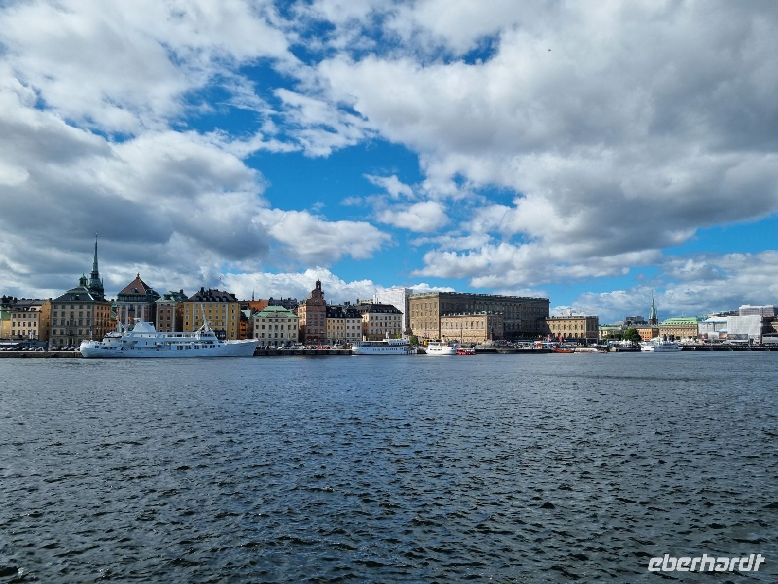 Blick von Skeppsholmen zum Königlichen Schloss