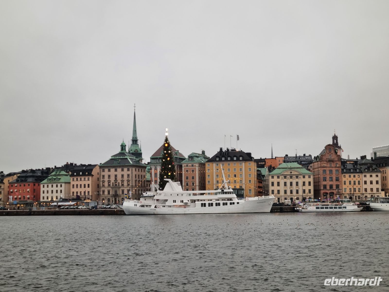 Blick von Skeppsholmen zur Altstadt (Gamla stan)