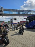 Gemeinsam mit einem skandinavischen Motorradclub