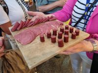 Besuch der Markthalle (Östermalms Saluhall) - Verkostung von Bärenwurst und anderen Spezialitäten...