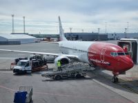Flughafen in Stockholm - der Flieger für den Rückflug nach Berlin steht bereit...
