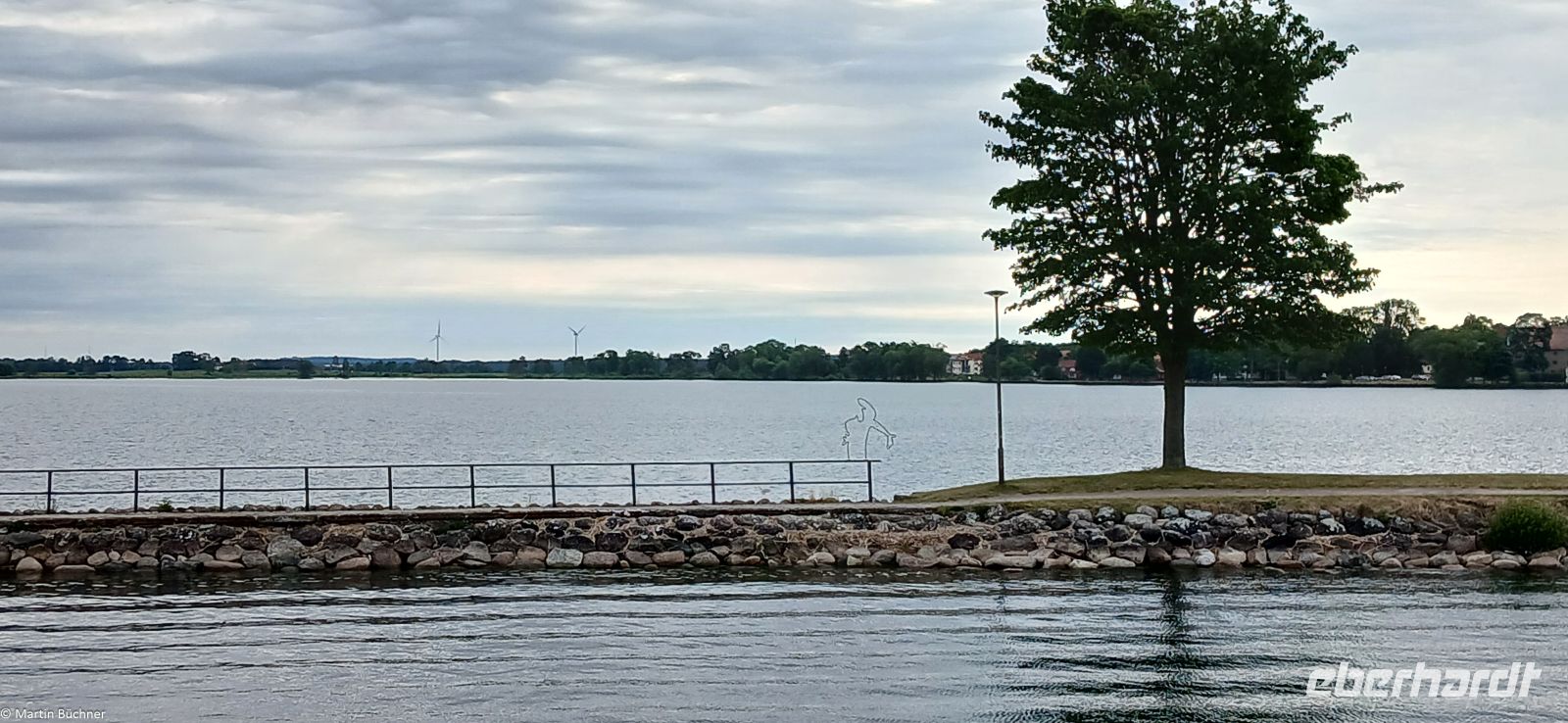 Göta Kanal - Vätternsee - Ankunft im Pilgerort Vadstena - Kunst an der Mole
