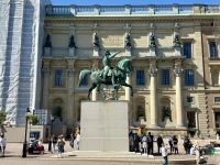König Karl XIV Johan von Bengt Erland Fogelberg, vor dem Königlichen Palast, Stockholm