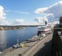 Hier legte unsere Fähre auch an