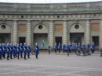 Wachablösung mit Pferden und Musik