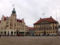 Rathaus und unser Hotel in Kalmar