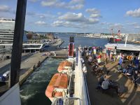 Am Schwedenkai vor dem Auslaufen