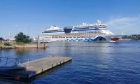 Die Aida Diva liegt genau vor dem Hotel.
