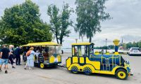 Göta Kanal Kreuzfahrt - Vadstena Schloss Ausflugsbahn