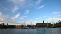 Im Hintergrund Nordisches Museum
