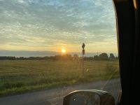 Sonnenaufgang in Dresden, kurz vor 5:30 Uhr, auf dem Weg zum Flughafen