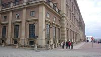 Vor dem Schloss in Stockholm