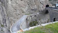 071 Fahrt durch die Schöllenenschlucht - Teufelsbrücke