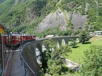 Fahrt mit dem Bernina-Express (Kreisviadukt von Brusio)