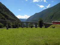 Fahrt mit dem Bernina-Express (Kreisviadukt von Brusio)