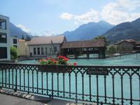 Interlaken-Spaziergang entlang der Ache
