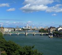 Basel-Stadtführung-Blick vom Münster auf den Rhein und Basel