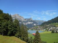 Auffahrt zur Station Trübsee (Blick auf Engelberg mit Eugeniesee)