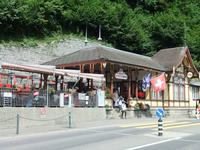 Am Bahnhof der Brienzer Rothornbahn