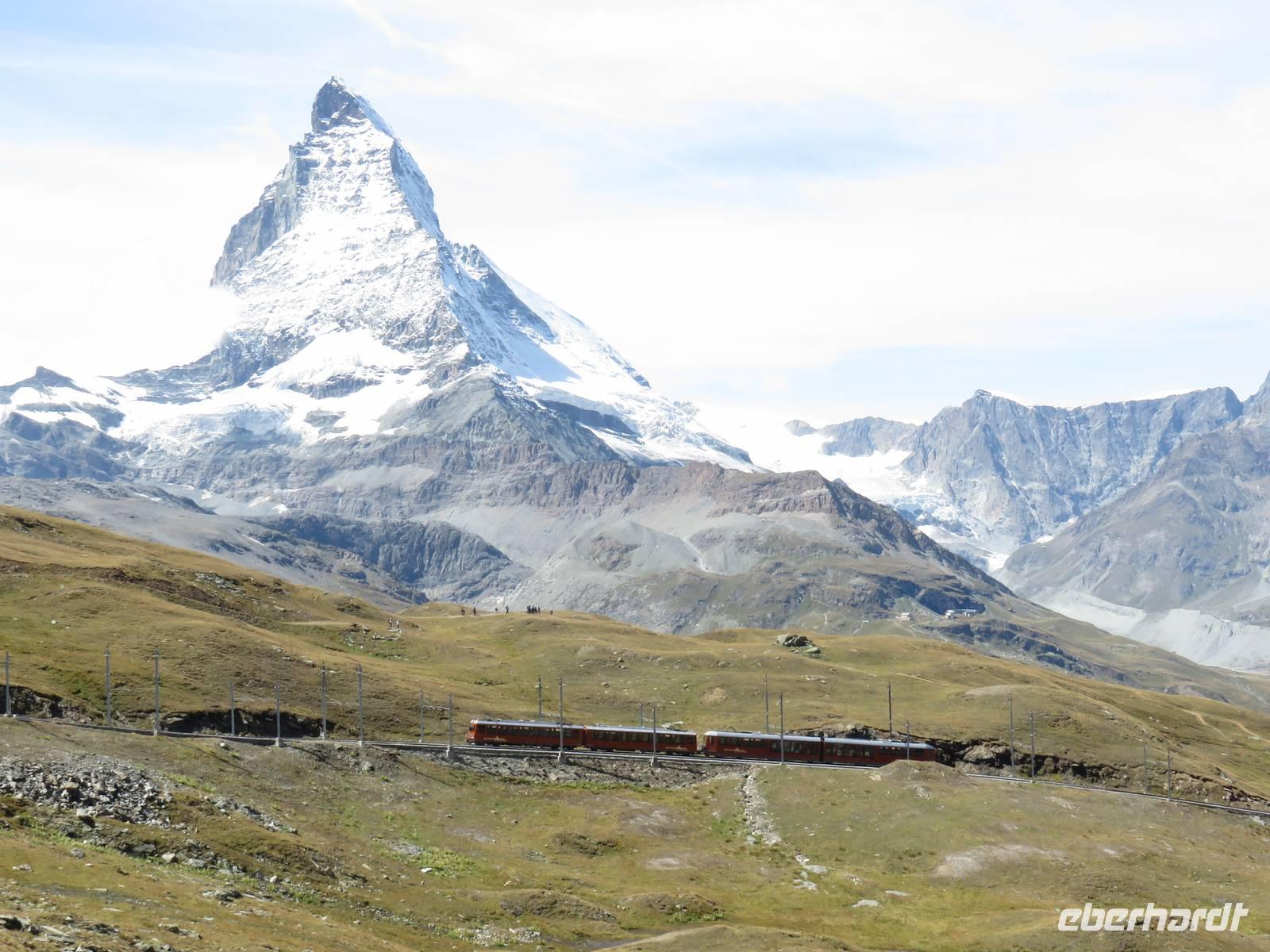 0354 Glacier-Bernina-Express- Zermatt - Gornergrat - Blick zum Matterhorn und Gornergrat-Bahn