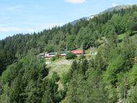 0394 Glacier-Bernina-Express- Fahrt durch das Rhonetal - Stopp an der Hängebrücke in Bellwald - Zugverkehr