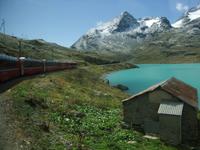 Entlang des Weißen Sees geht es zur Station 