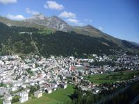 Blick aus der Bahn auf Davos
