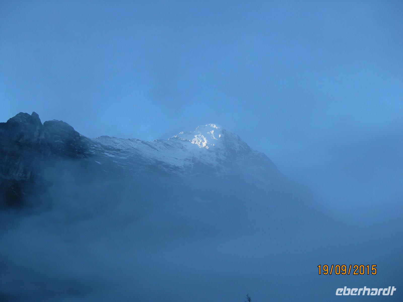 34 Die Eigernordwand von Wolken eingehüllt