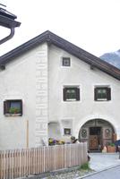Glacier-Bernina-Reise, Ausflug ins Engadin, Besuch im Engadiner Dorf Guarda