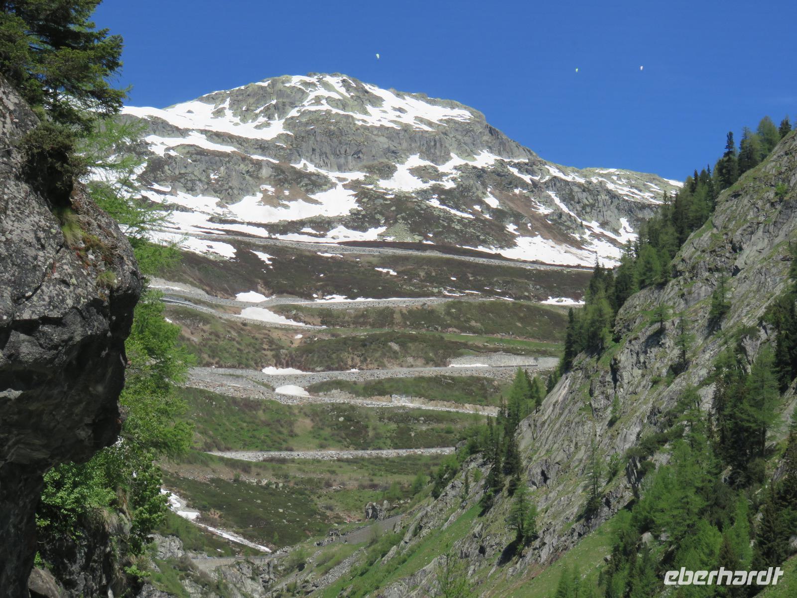 Glacier-Bernina-Reise, Fahrt zum Säntis - Blick zur Grimsel-Pass-Straße