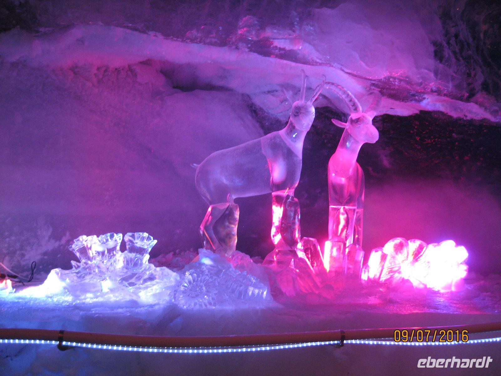 Im Eispalast auf dem Kleinen Matterhorn