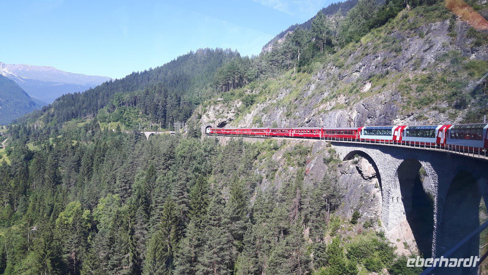 Fahrt mit dem Glacier-Express (Landwasser-Viadukt bei Filisur)