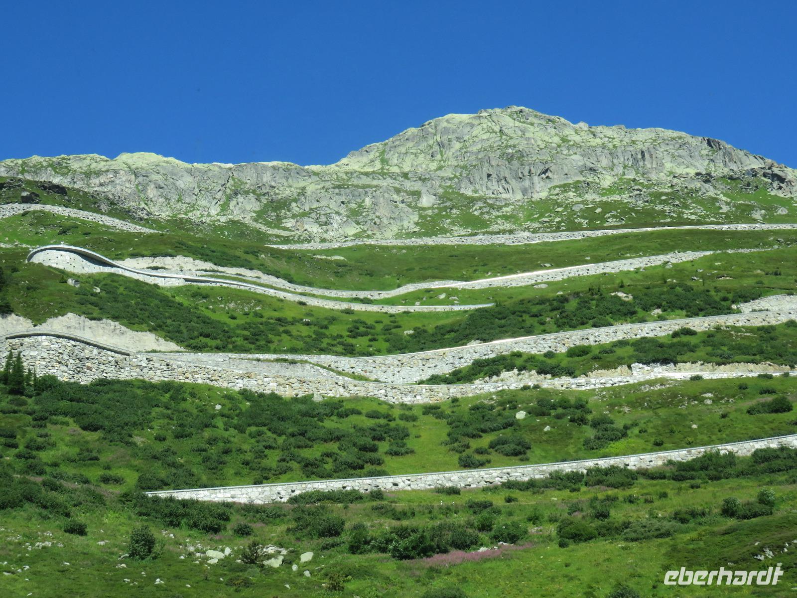 428 Fahrt nach Interlaken - Blick zur Grimselpass-Strasse
