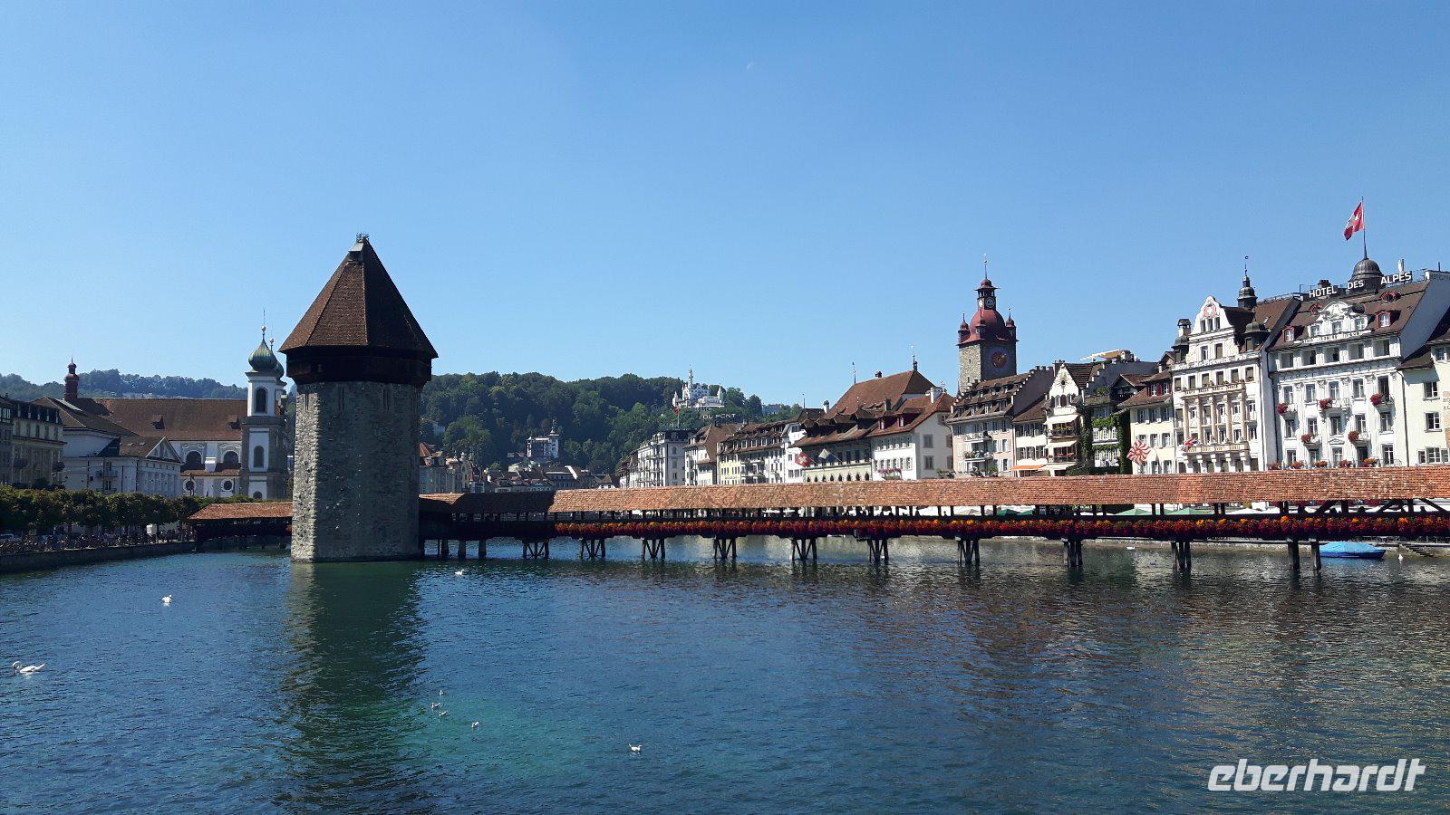 Luzern (Blick von der Seebrücke zur Kapellbrücke)