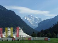 Ein letzter Blick von Interlaken in die Berge