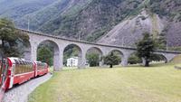Fahrt mit dem Bernina-Express (Kreisviadukt von Brusio)