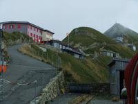 Blick zum Restaurant und zum Gipfel