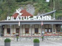An der Bahnstation der Pilatusbahn