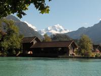 in Interlaken, an der Aare, mit freiem Blick zur 