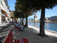 an der Reuss mit Blick zum Wasserturm