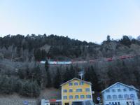 004 Tiefencastel - Blick zur Bahnlinie der Rhätischen Bahn