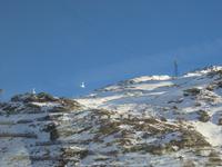 023 Fahrt mit dem Bernina-Express - Blick zur Seilbahn auf den Piz Lagalp