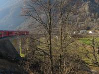 049 Fahrt mit dem Bernina-Express - Fahrt über das Kreisviadukt von Brusio