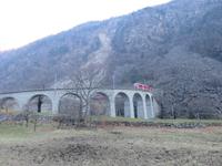 062 Fahrt mit dem Bernina-Express - Fotostopp am Kreisviadukt von Brusio