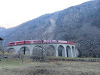 065 Fahrt mit dem Bernina-Express - Fotostopp am Kreisviadukt von Brusio