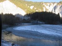 140 Fahrt mit der Rhätischen Bahn auf den Spuren des Glacier-Express - in der Rheinschlucht